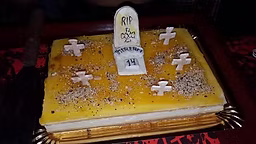 Pastel cementerio del Castillo de las Tinieblas